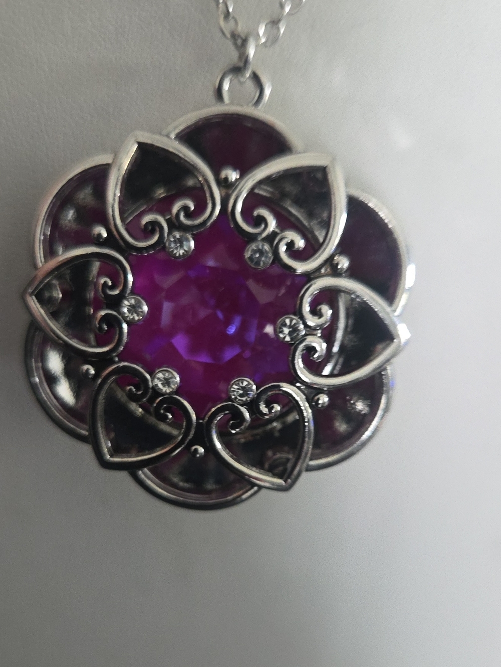 Paparazzi Irridescent Pendent Purple Necklace NWT